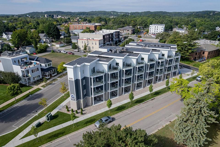 Others 3, Luxury Downtown 2BDR Lake View Penthouse Condo steps to Beach 402W, Grand Traverse