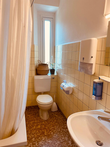 Bathroom 2, Ristorante Ferrovieri, Locarno