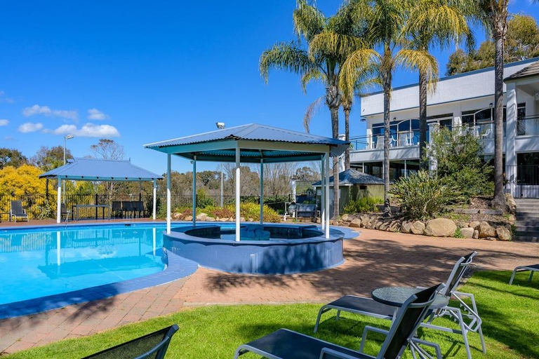 Sport & Beauty 2, Lakeview Villa's, Albury