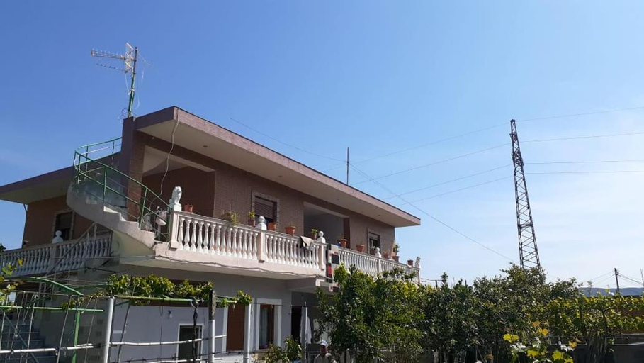 Others 3, Villa Malaj, Vlorës