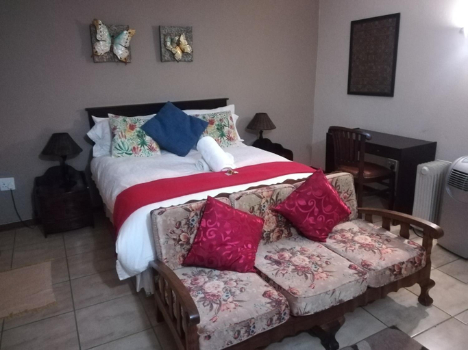 Others 3, Harties Double Bed studio - Kitchenette Hartbeespoort dam, Bojanala