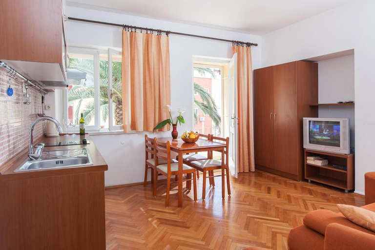 Others 4, Apartments Potts Point, Makarska