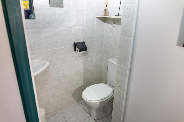 Bathroom 2, Villa L'Artist en bord de mer avec piscine privee, Sainte-Rose