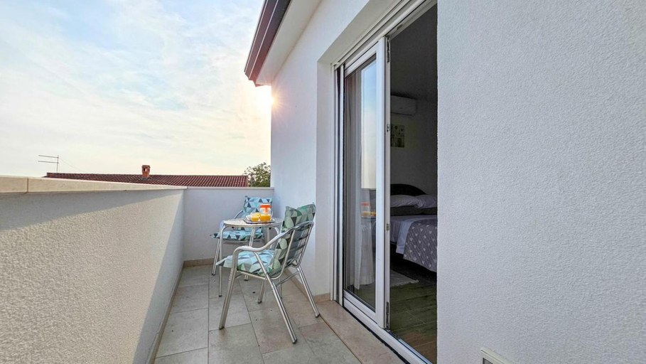 Others 4, Villa Moreale, Brtonigla