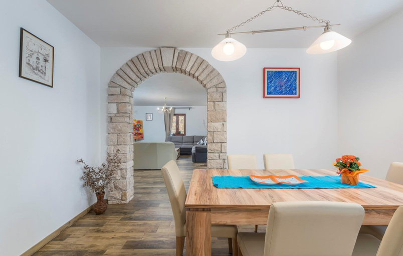 Others 3, Villa Mirabella, Umag
