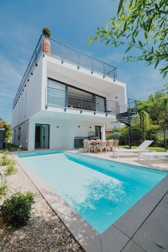 Exterior view 3, Villa Cordouan avec piscine en bord de mer, Charente-Maritime