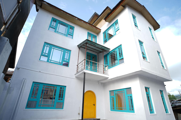 Niinho Alpha, Srinagar