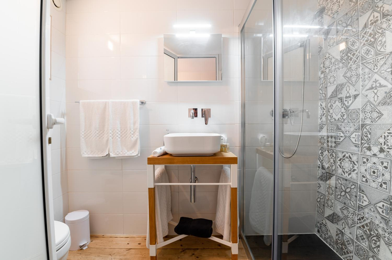 Bathroom 3, Monreal Boutique Townhouse - R024RM4