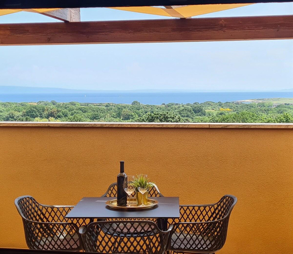 Others 4, Cesare Apartment with Swimming Pool and Sea View, Ližnjan