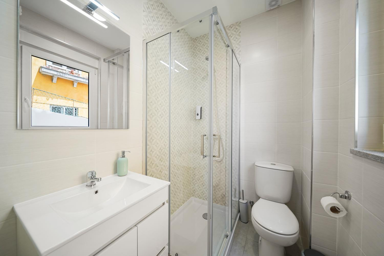Bathroom 3, Apartments Luiz I Bridge by Amber Star Rent, Vila Nova de Gaia