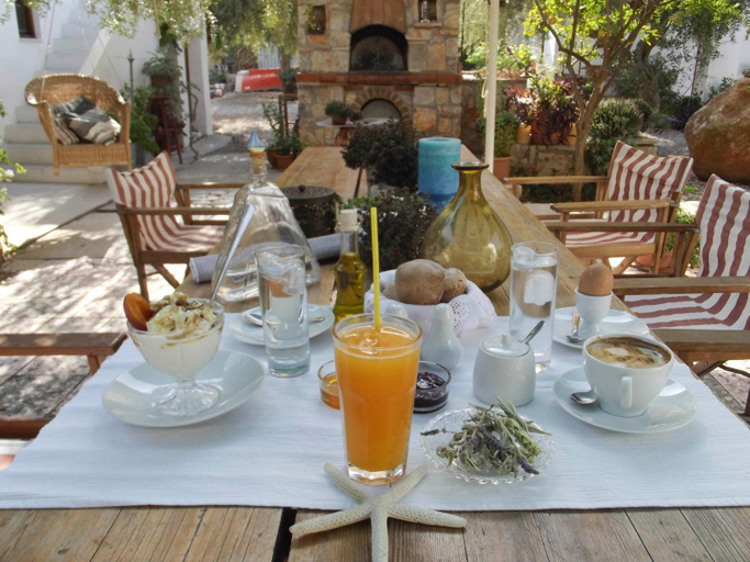 Food & Drinks 4, Kyfanta, studios & apartments in Kyparissi, Peloponnese
