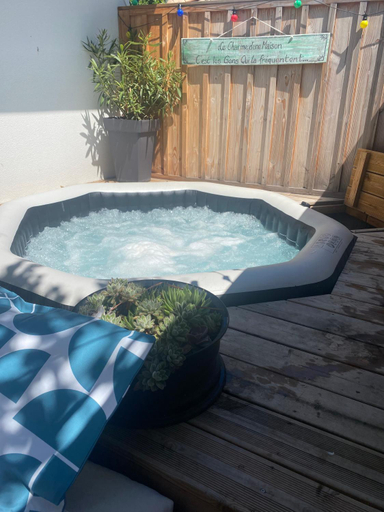 Hot tub, Malira, Gironde