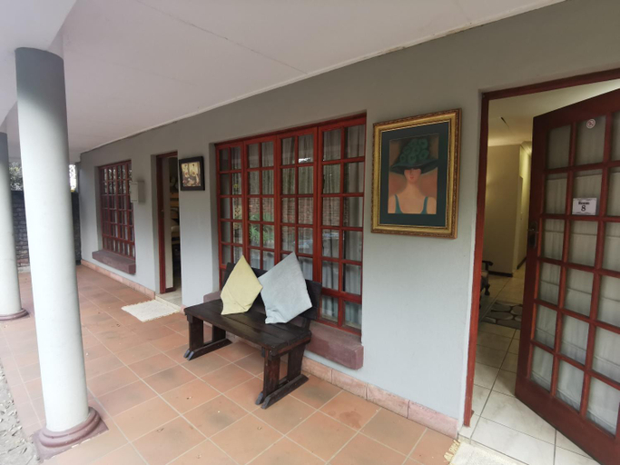 Others 2, Harties 2 Sleeper Double Room with Private Bathroom, Bojanala
