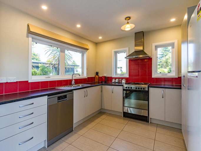 Others 4, Chalet Gryon - Large 3 bedroom with fireplace, Ruapehu