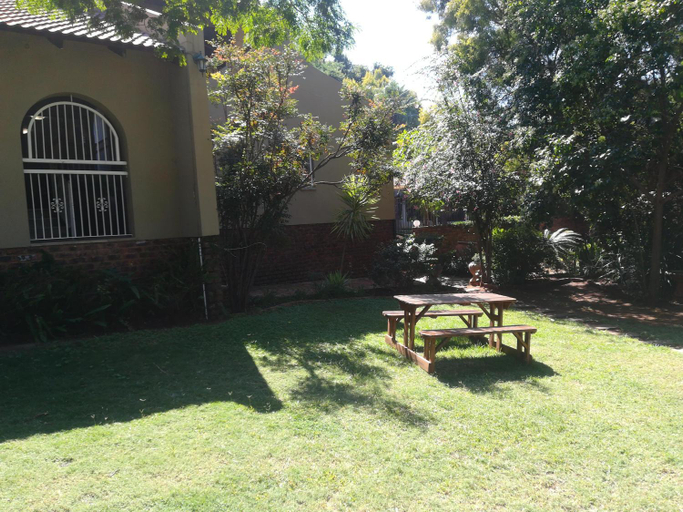 Others 2, Harties Double Bed 2 Sleeper Room with Shower, Bojanala