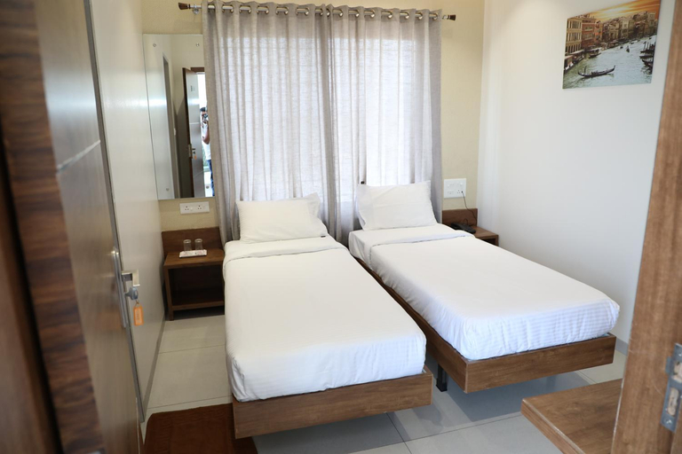Others 4, YOGIRAJ EXCLUSIVE LODGE, Solapur