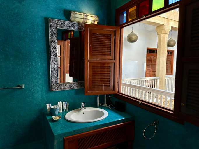Bathroom 3, Luxurious Riad on the ocean, Essaouira