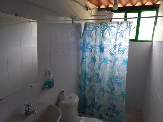 Bathroom, Hospedaje y Camping del Rio, Topagá