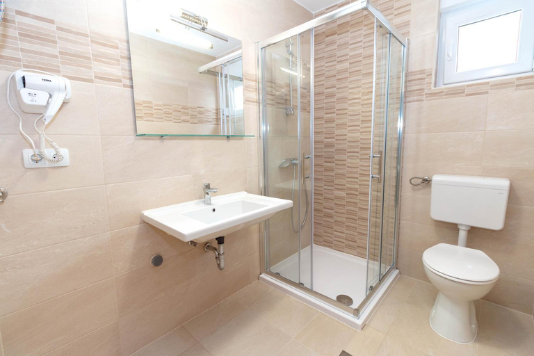 Bathroom 3, Summer Fun Apartments, Novalja