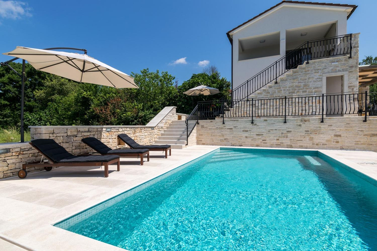 Sport & Beauty 2, Villa Irma Comfortable holiday residence, Bale