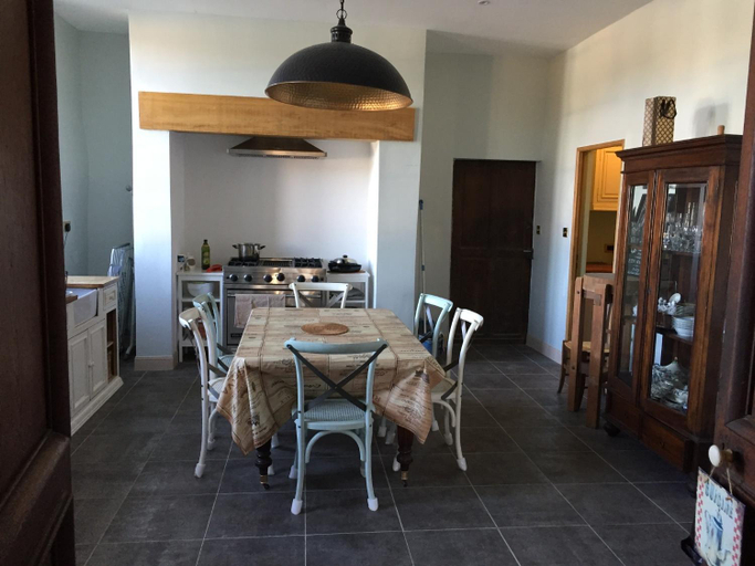 Kitchen 3, Large House near Marciac & Heated Salt Water Pool, Gers