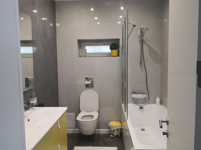 Bathroom 2, Casa Maia, Tuzla