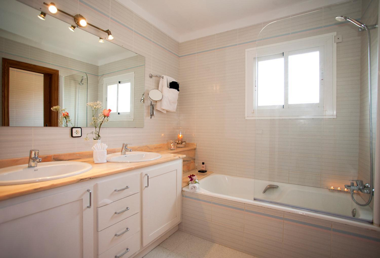 Bathroom 4, Villa Can Tomas, Baleares