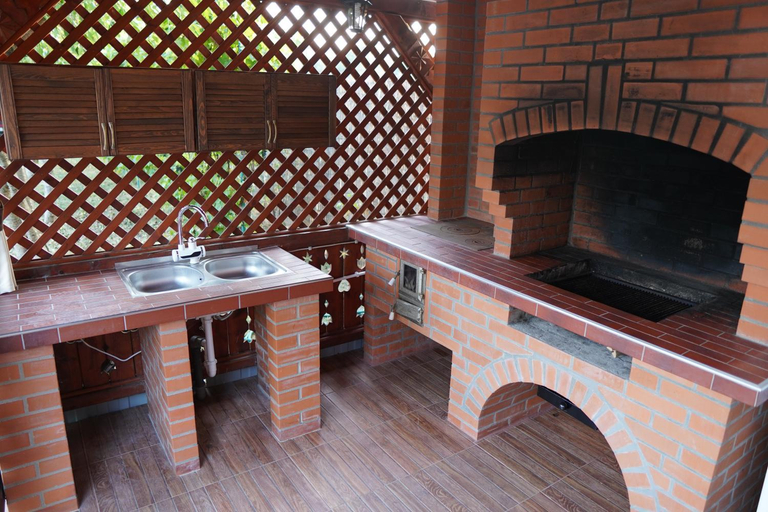 5, CASA FEELING, Bradesti