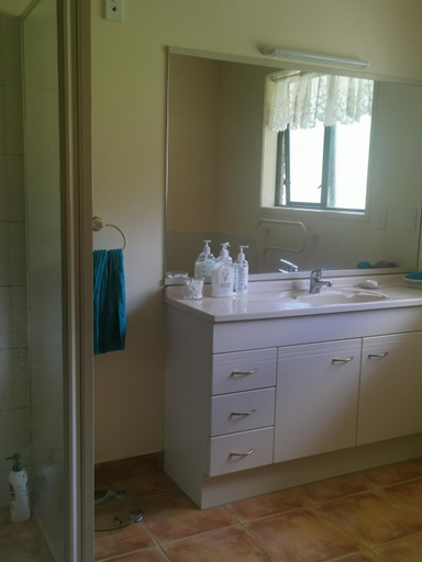 Bathroom 3, Real Relax Ninety-Nine, Whangarei