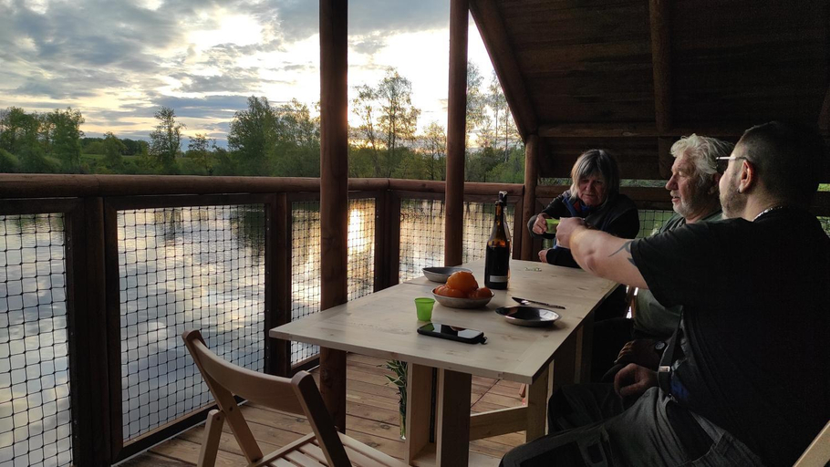 Food & Drinks, Cabanes Lacustra à l'Etang de la Ramade, Creuse