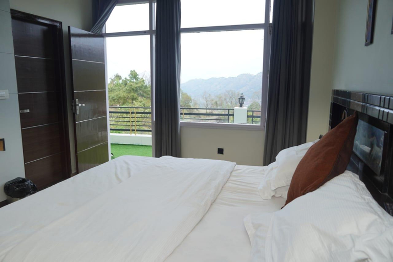 Bedroom 3, Private luxury villa, Solan