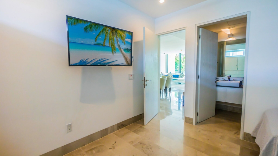 Interior 3, Oceana 232 Playa del Carmen Condo with Pool and Sundeck Area by RedAwning, Cozumel