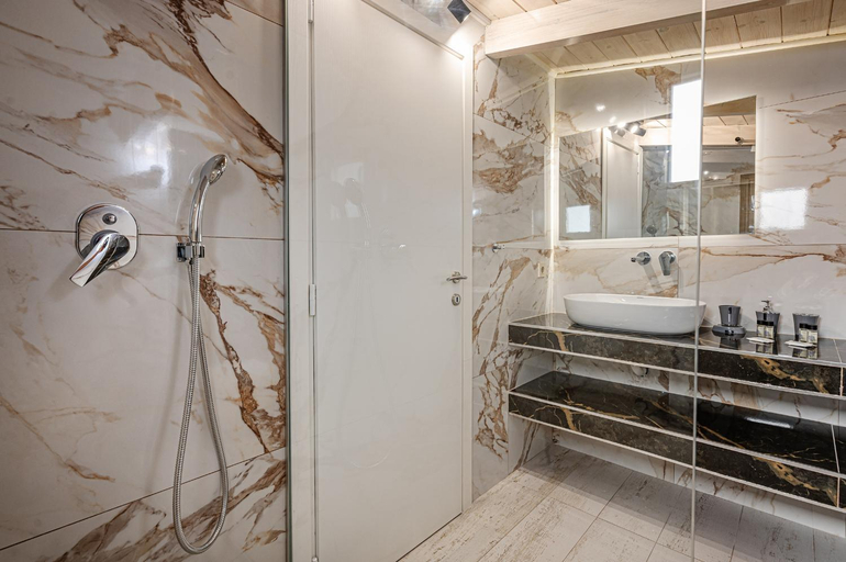 Bathroom 2, Villa Monalisa, Ionian Islands