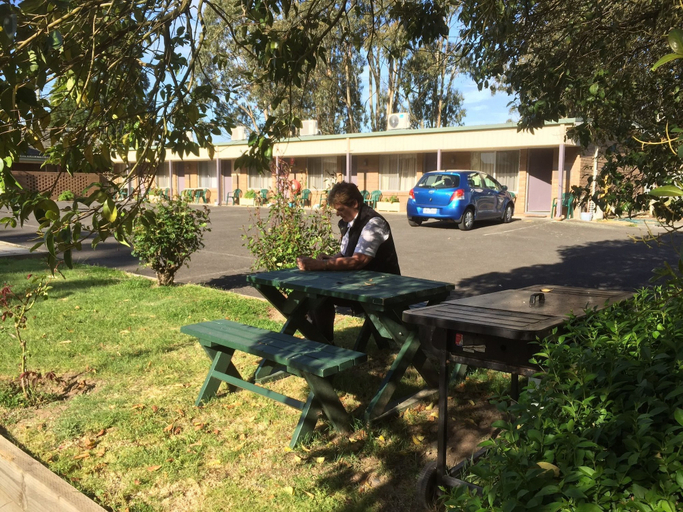 Property grounds 5, Woodmans Hill Motel, Ballarat - Inner North