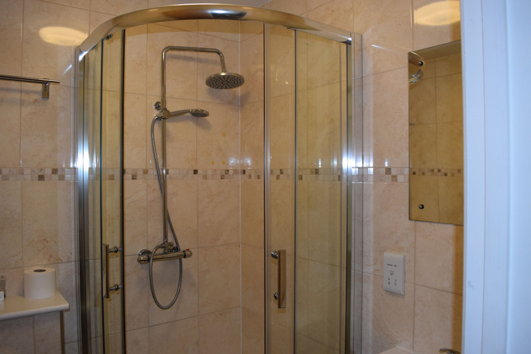 Bathroom 3, Star Anglia Hotel, Essex