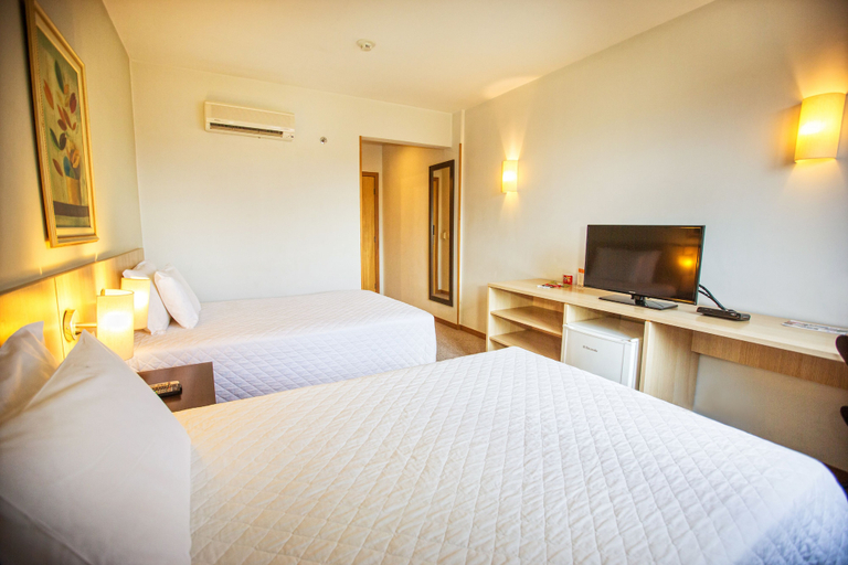 Bedroom 3, Hotel Campo Largo Express, Campo