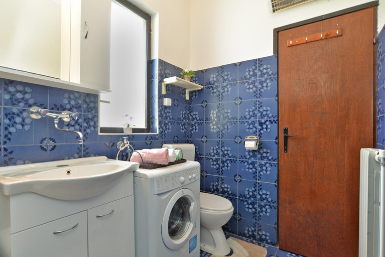 Bathroom 4, Apartment 1755, Svetvinčenat