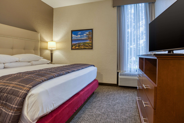 Bedroom 3, Drury Inn & Suites St. Louis Fairview Heights, Saint Clair