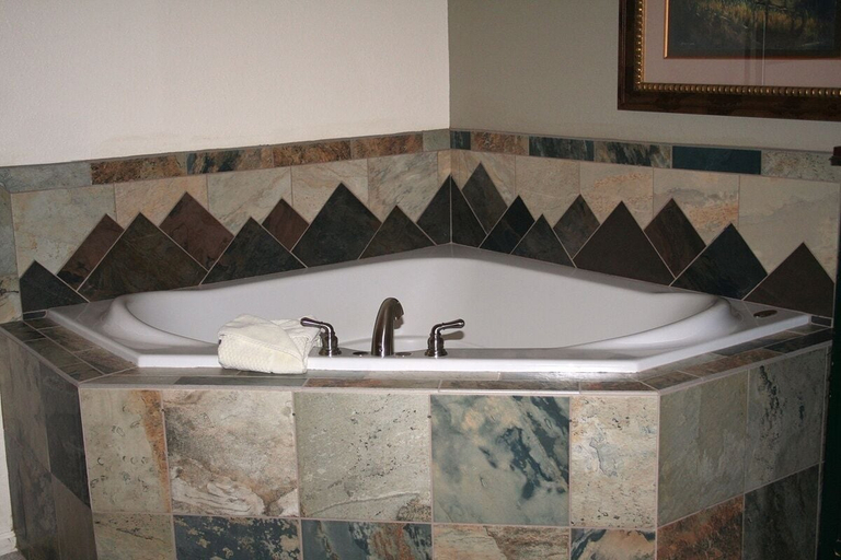 Bathroom 3, Fawn Valley Inn: 102 Condo, Larimer