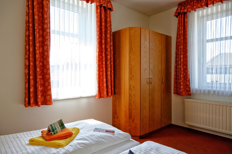 Bedroom 3, Konsum Gästehaus Quisisana, Schmalkalden-Meiningen