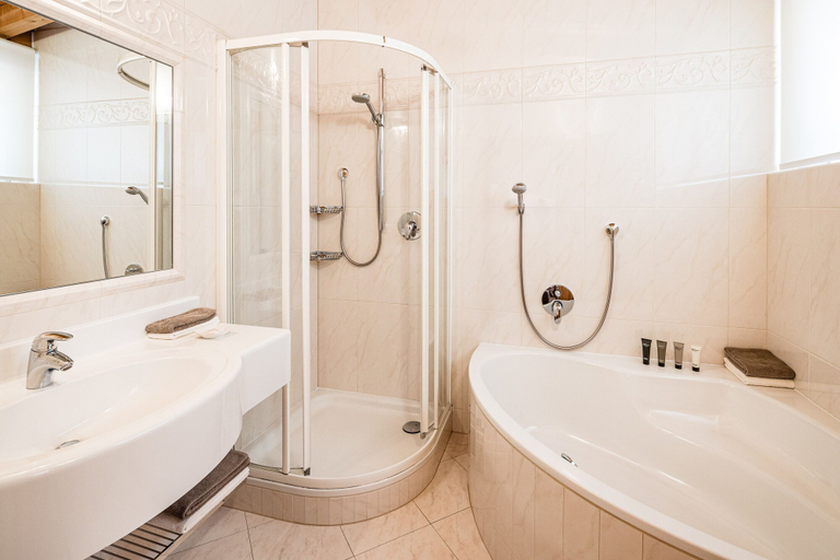 Bathroom 4, Giardin Boutique Hotel B&B, Bolzano