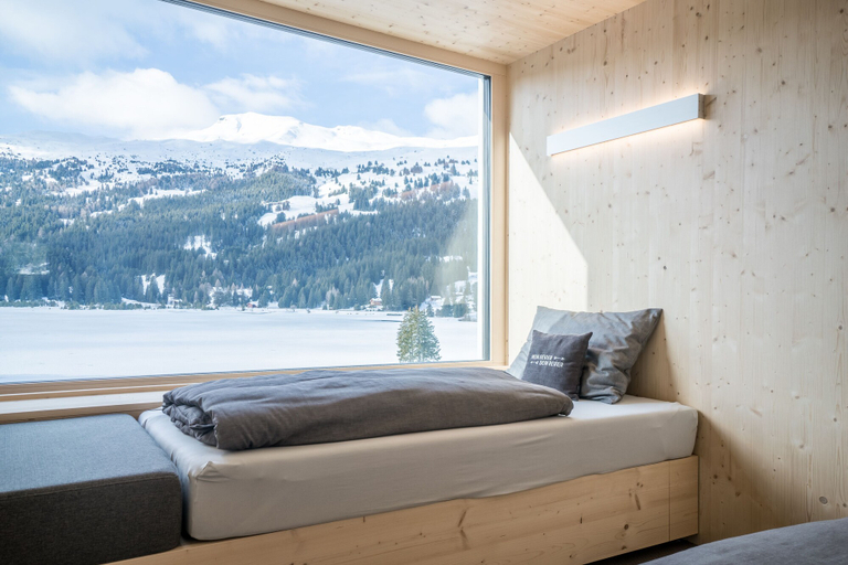Room 2, Revier Mountain Lodge Lenzerheide, Albula