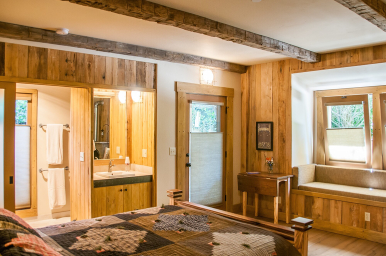 Room 2, Squibb Houses, San Luis Obispo