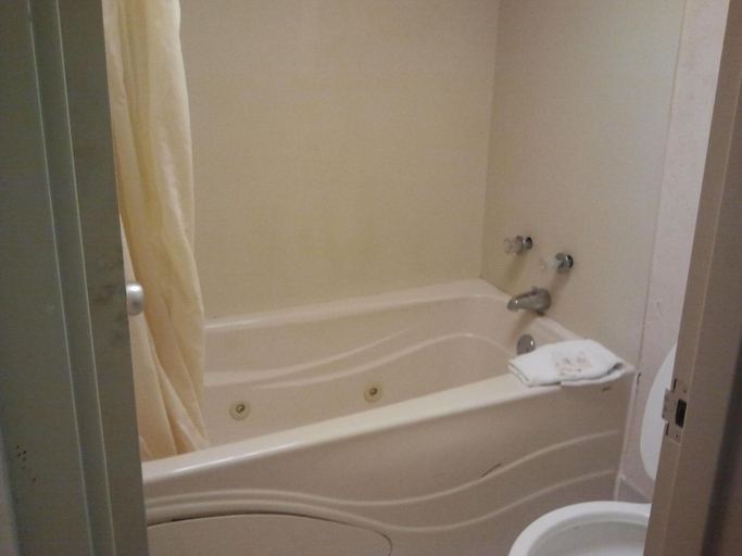 Bathroom 4, Studio 9 Inn & Suites, Morgan
