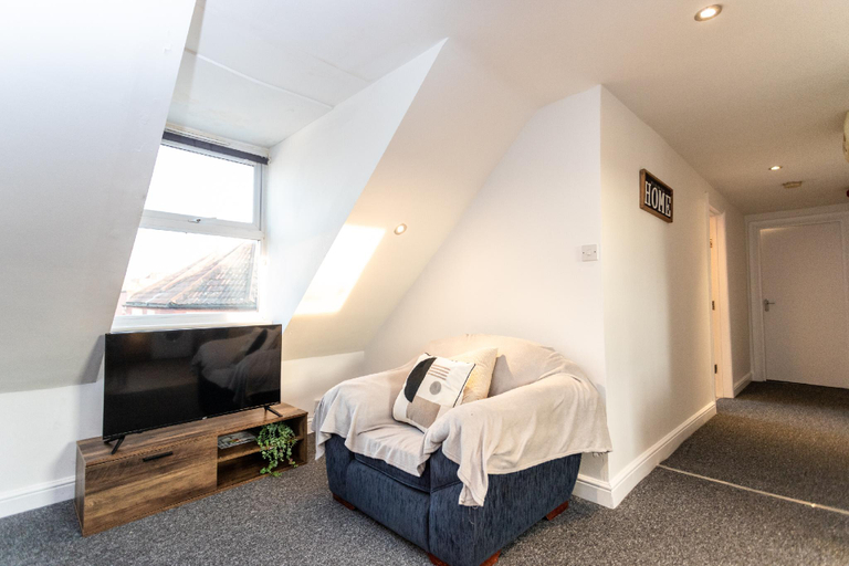 5, Short Stay - Sunnyside Apartment 4, Bristol