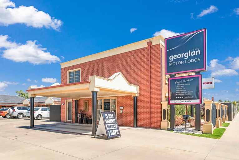 Exterior, The Georgian Motor Lodge, Campaspe - Echuca