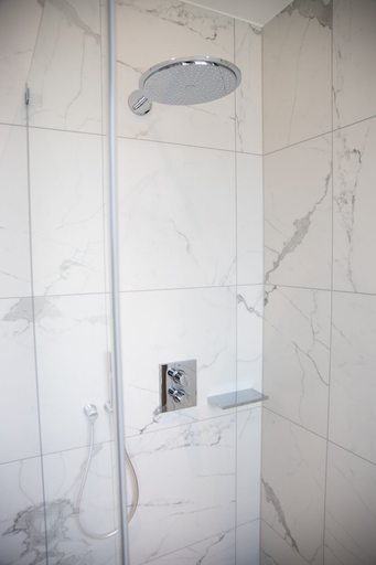 Bathroom 5, Stuttgarter Tor Apartments, Reutlingen