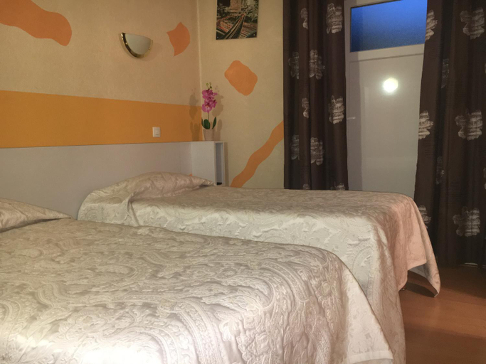 2, Hotel Alain et Martine, Savoie