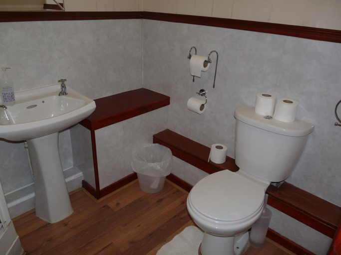 Bathroom 3, Glengorm Guest House, Argyll and Bute