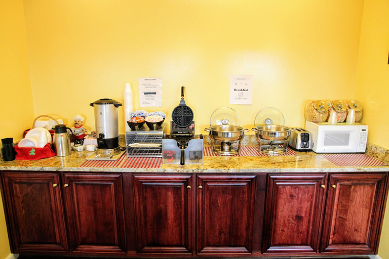 Food & Drinks 5, Country Hearth Inn & Suites Union City, Obion